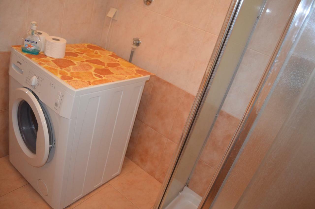 Apartments Mare Malinska Luaran gambar