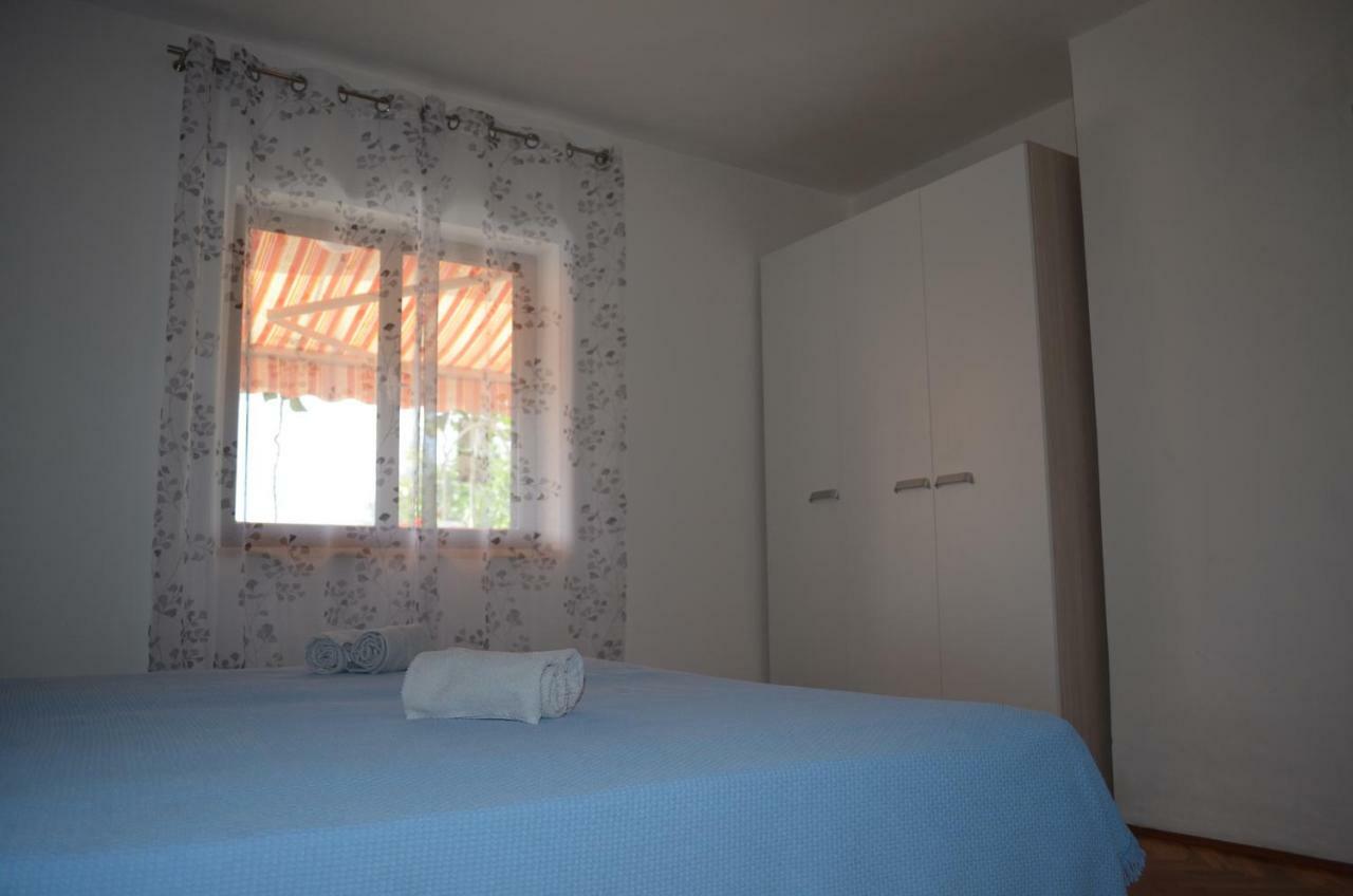 Apartments Mare Malinska Luaran gambar